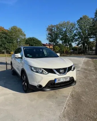 nissan śląskie Nissan Qashqai cena 50700 przebieg: 210000, rok produkcji 2015 z Tychy